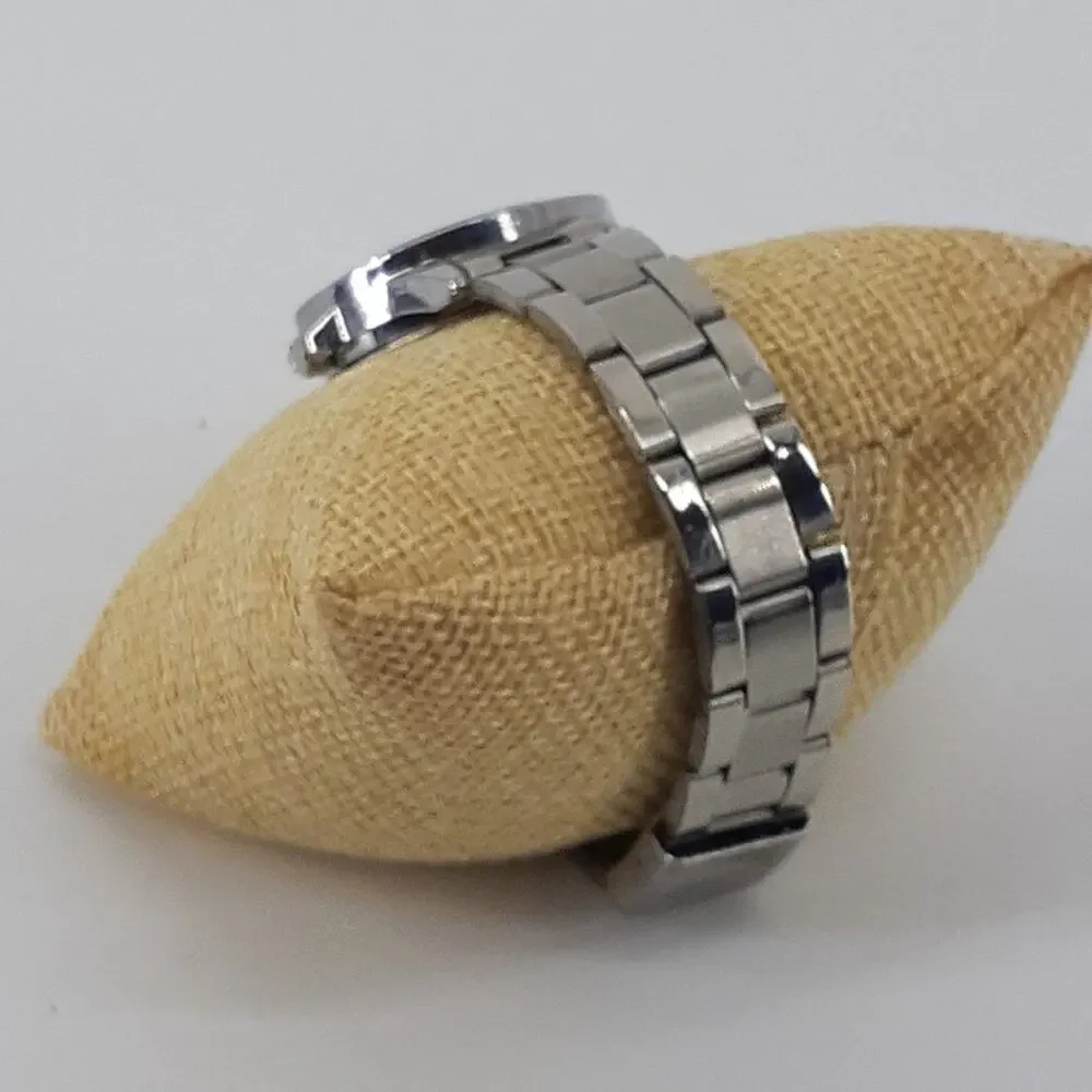 Women's Unbranded Wristwatch Silver Tone Analog Bracelet Style Band Career